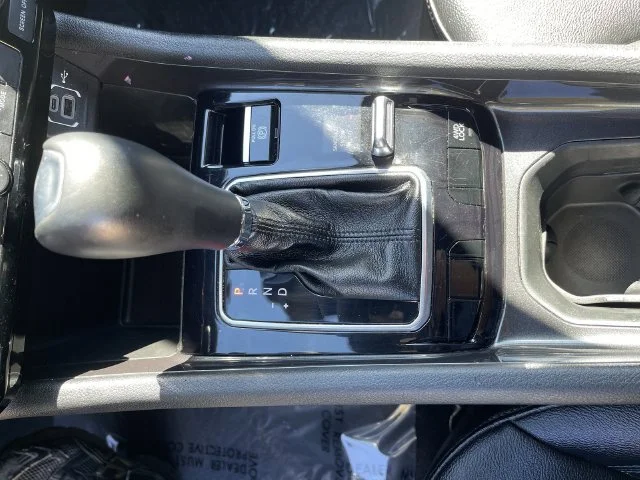 Used 2024 Silver Jeep Latitude image 21