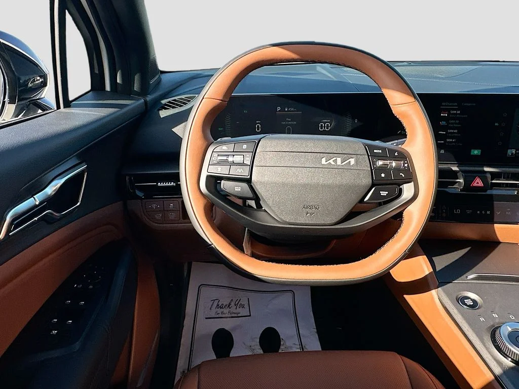 New 2026 Snow White Pearl Kia X-Line image 22