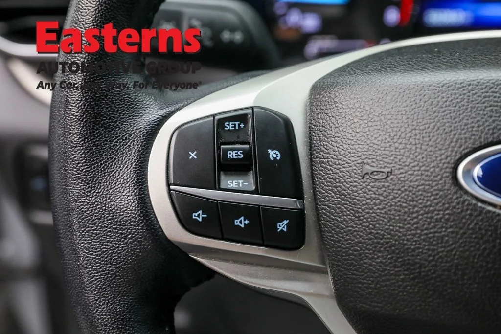 Used 2023 Silver Ford XLT image 15