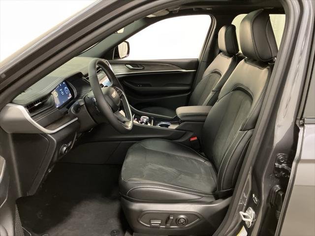 New 2026 Baltic Gray Metallic Clear-Coat Exterior Paint Jeep Laredo image 11