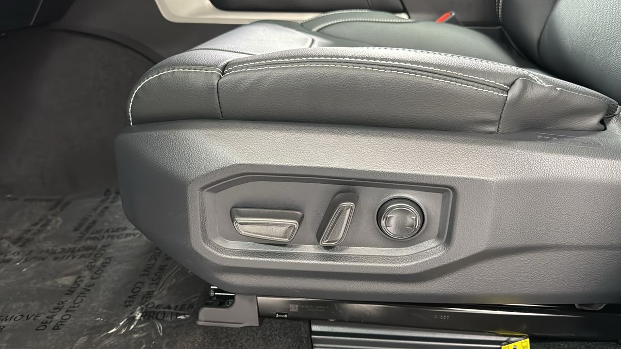 2026 Toyota Tundra Limited - Photo 14
