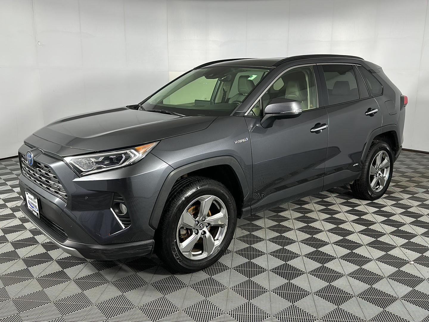 Used 2020 Magnetic Gray Metallic Toyota Limited image 4