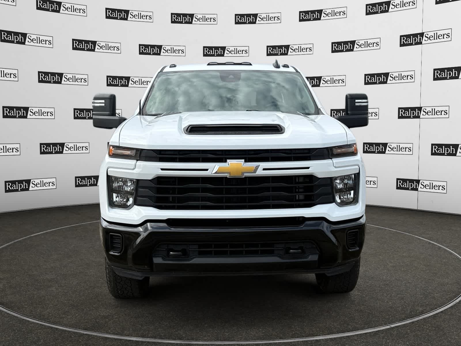 Used 2025 Summit White Chevrolet Custom image 8