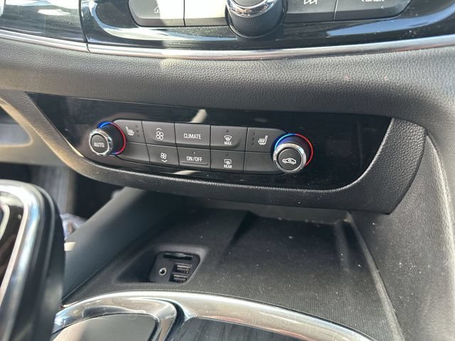 Used 2020 (Includes Satin Nickel lower exterior accent color.) Buick Essence image 38