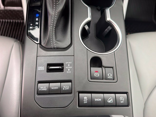 Used 2022 Midnight Black Metallic Toyota XLE image 18