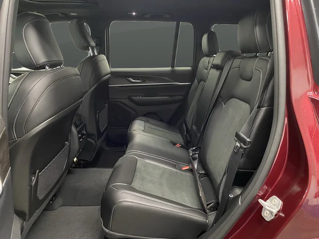 New 2026 Velvet Red Pearl-Coat Exterior Paint Jeep Altitude image 32