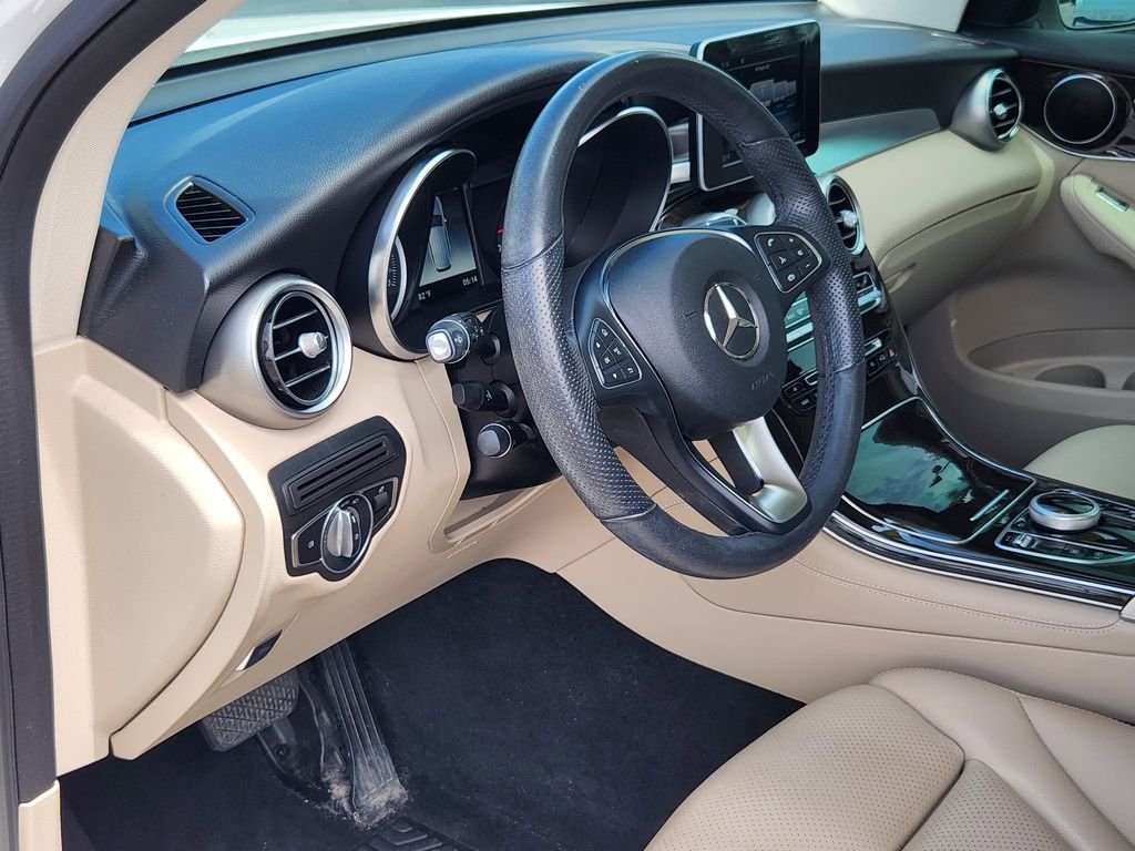 Used 2019 Polar White Mercedes-Benz 300 image 16