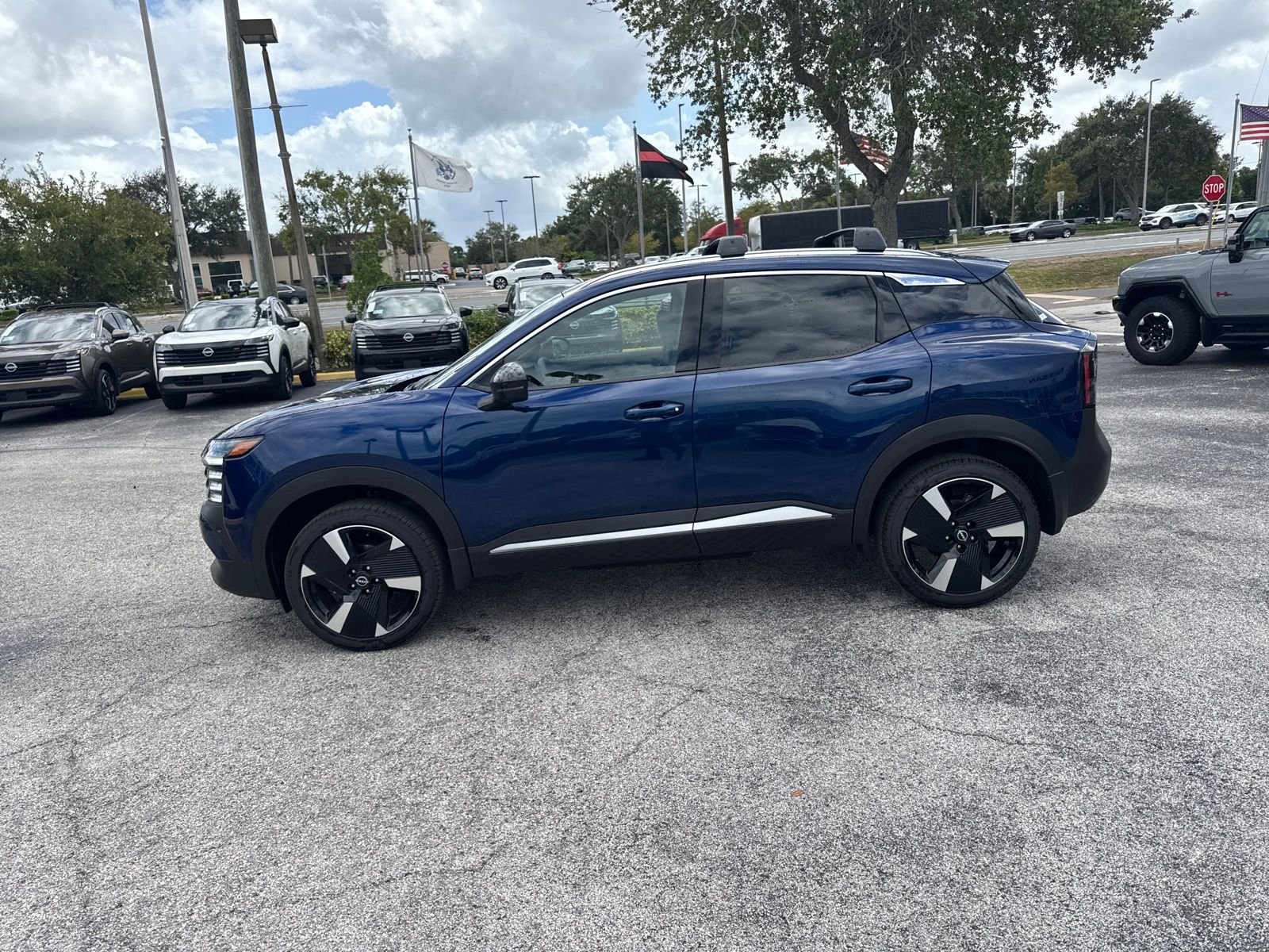 New 2026 Nissan Kicks SR 4D Sport Utility