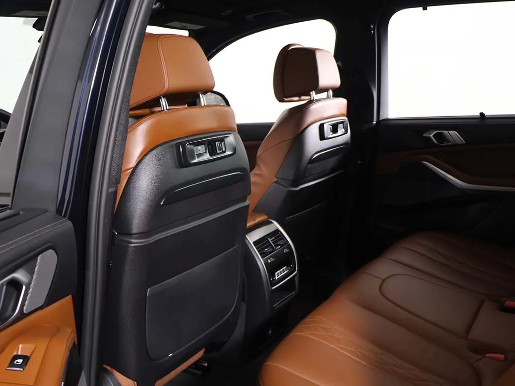 Used 2022 Black BMW M50i image 32