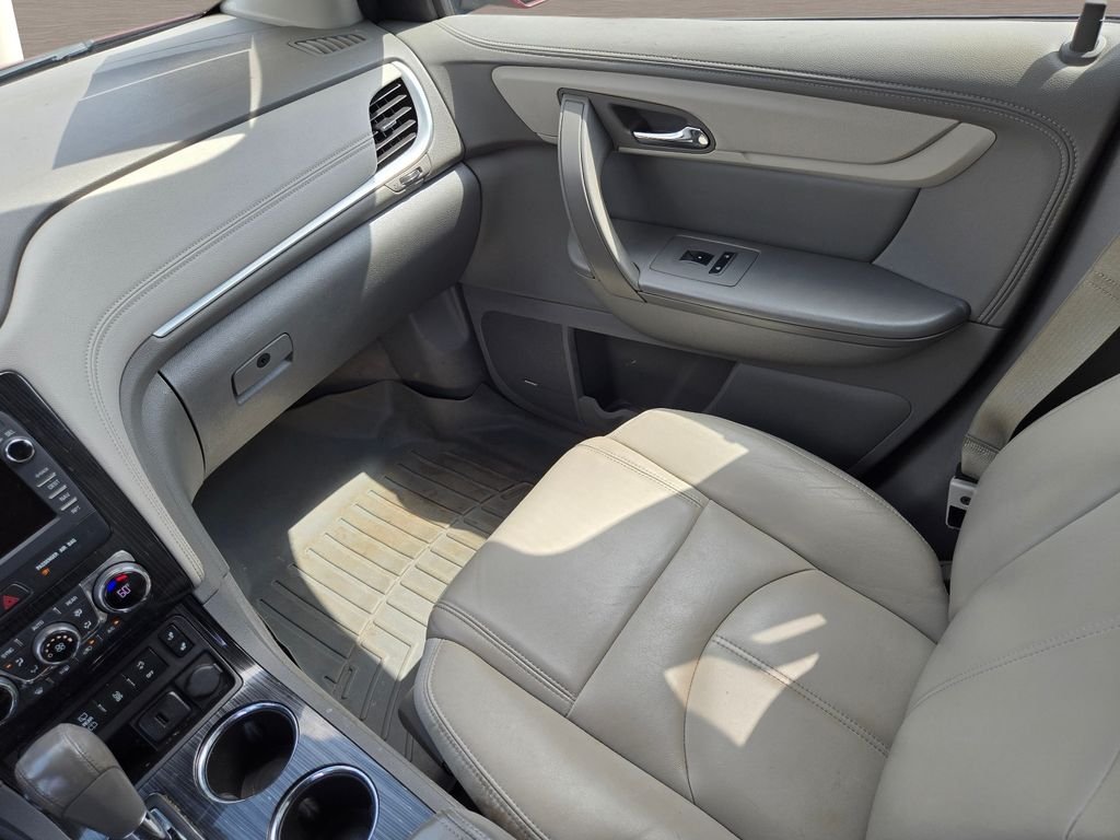 Used 2017 Red Chevrolet 2LT image 17