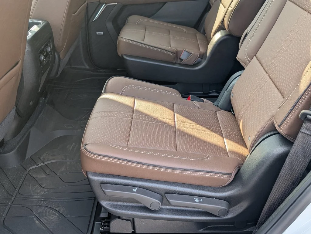 New 2026 Polar White Tricoat Chevrolet High Country image 38