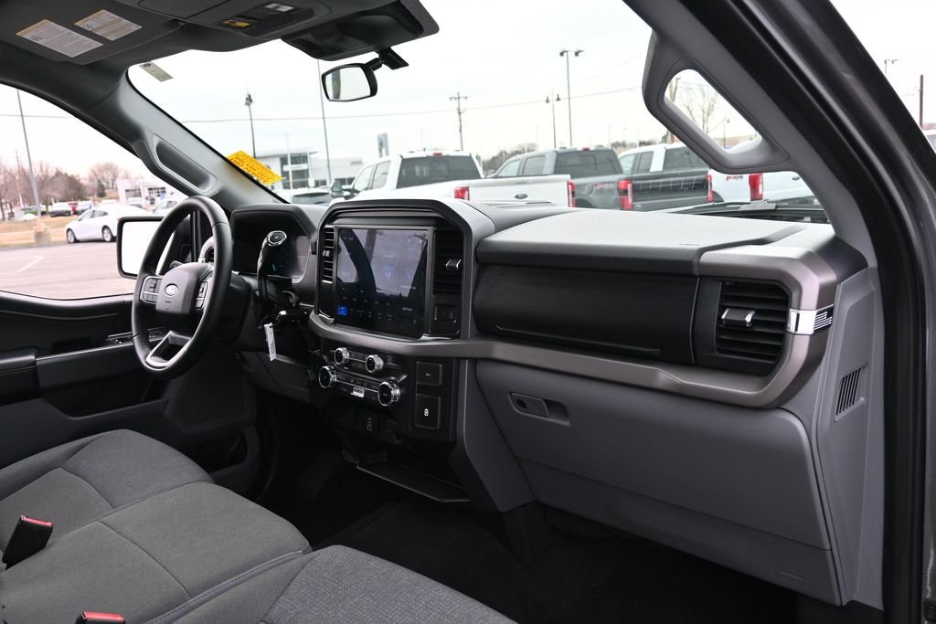 Used 2025 Gray Ford XLT image 22