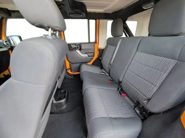 2012 Jeep Wrangler Unlimited Sahara - Photo 13