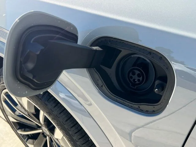 2026 Volvo XC90 Plus - Photo 35