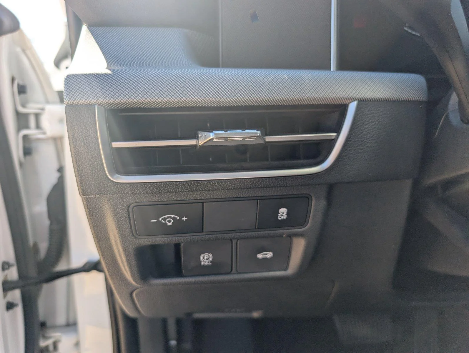 Used 2025 Serenity White Hyundai SEL image 35