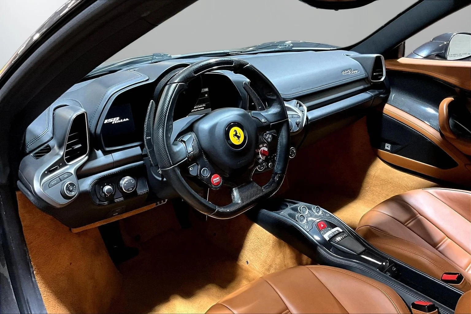 Used 2014 Grigio Silverstone Ferrari  image 15