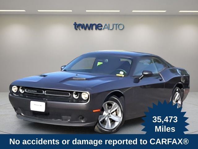 2019 Dodge Challenger SXT Auto's photo