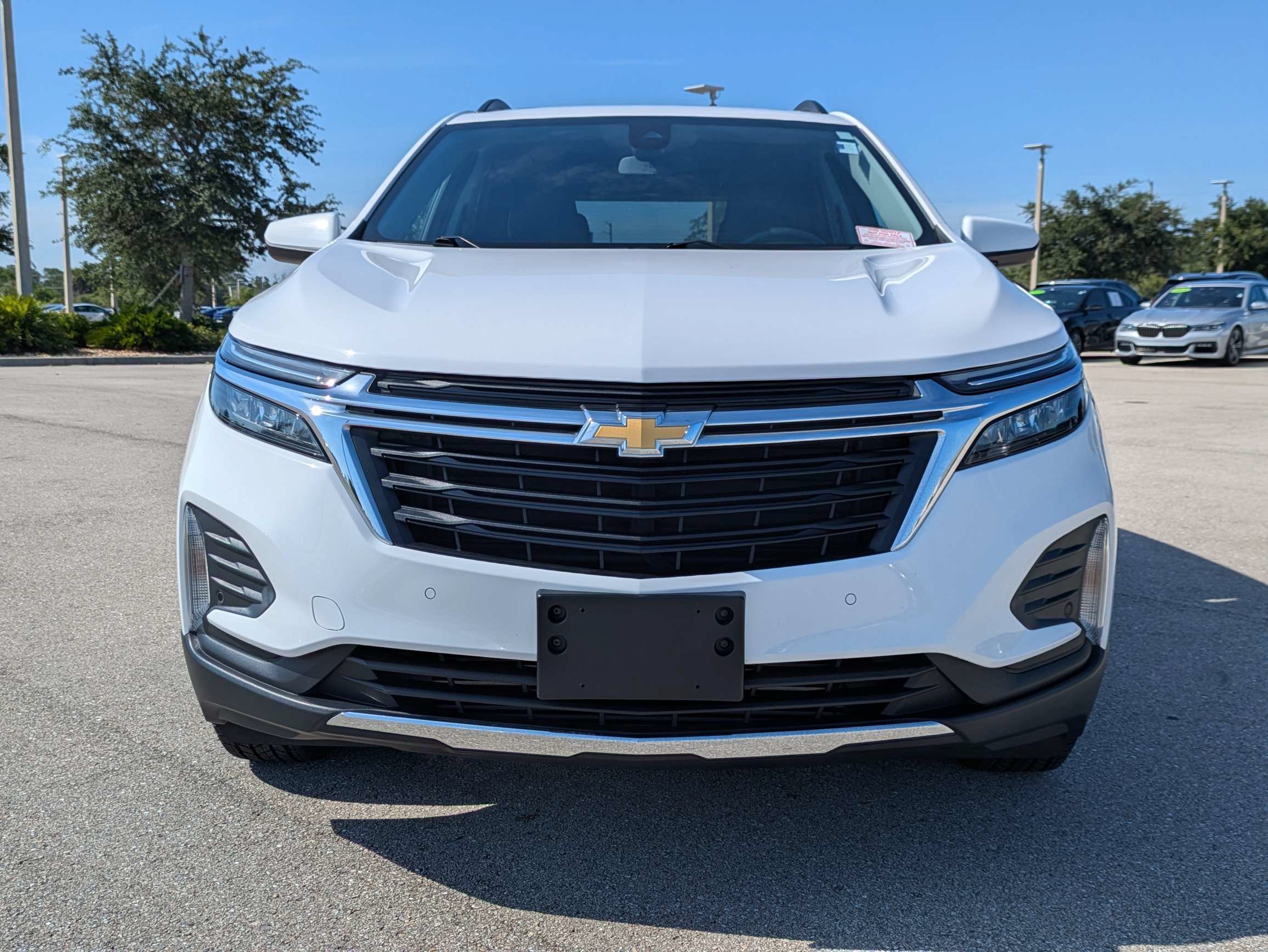 Used 2022 Summit White Chevrolet LT image 3