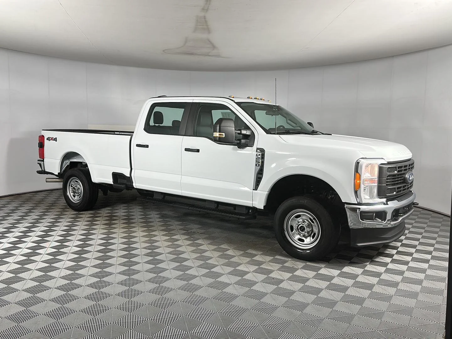 Used 2023 Oxford White Ford XL image 13