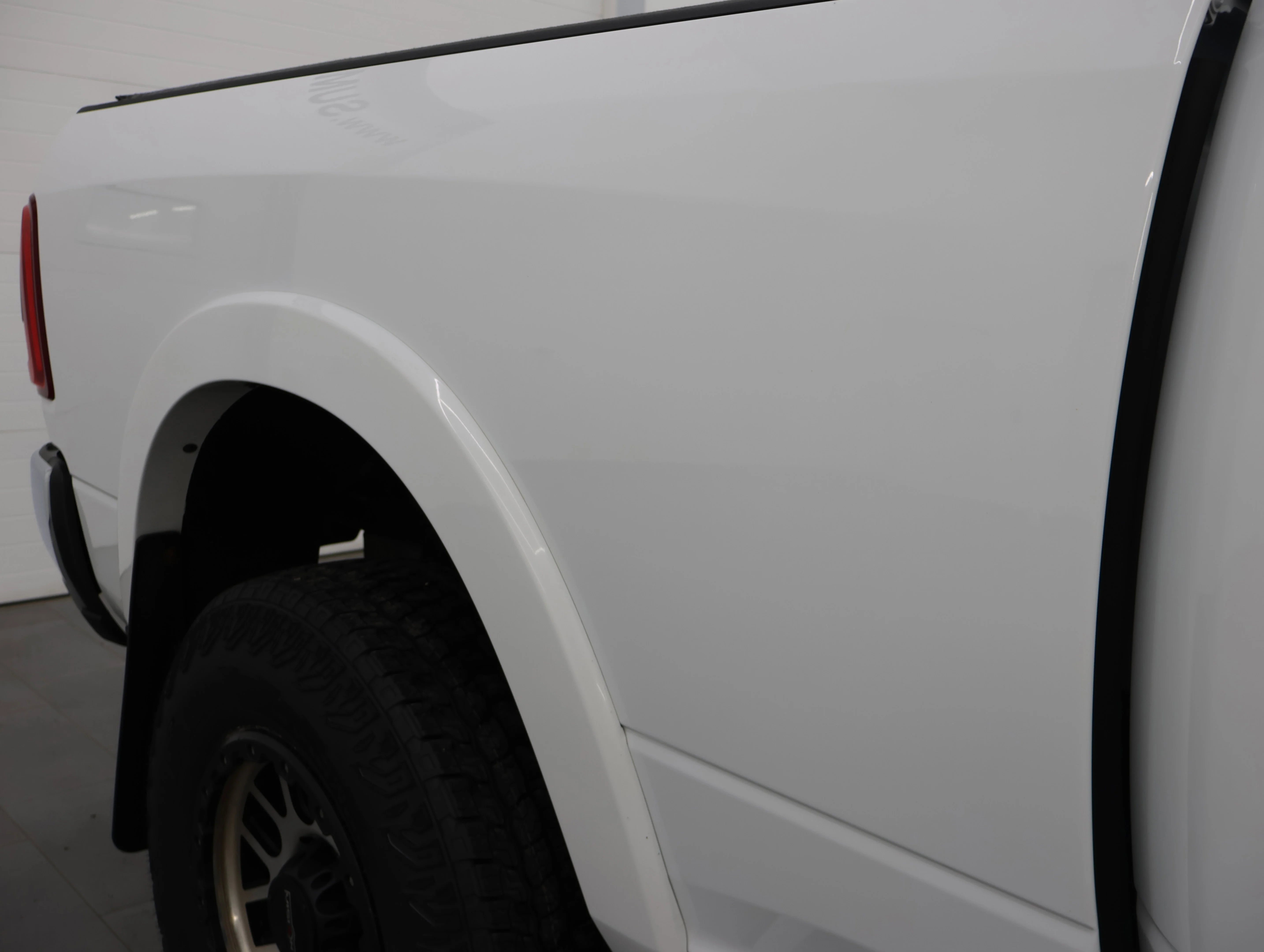 Used 2021 Bright White Clearcoat Ram Laramie image 26