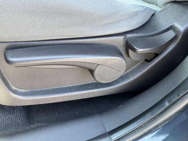 Used 2012 Blue Hyundai GLS image 16