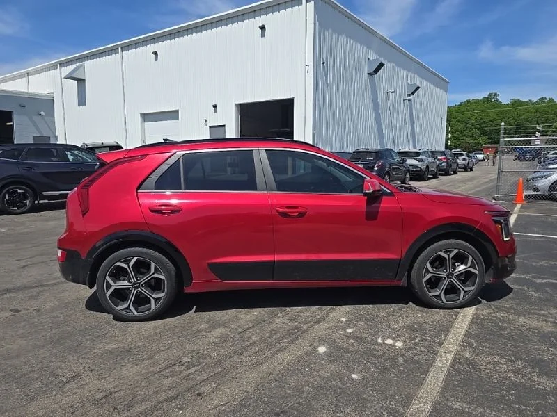 Used 2024 Red Kia EX Touring image 9