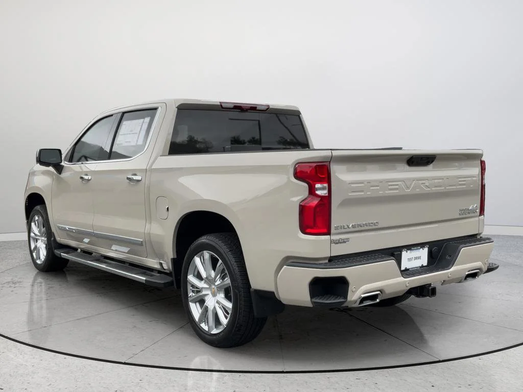 New 2026 Chevrolet Silverado 1500 High Country 4D Crew Cab