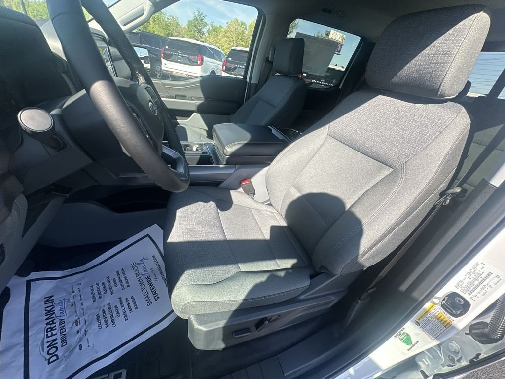 New 2026 Oxford White Ford XLT image 15