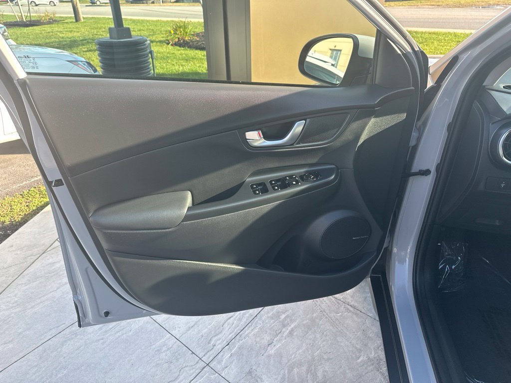 2022 Hyundai Kona Limited - Photo 9