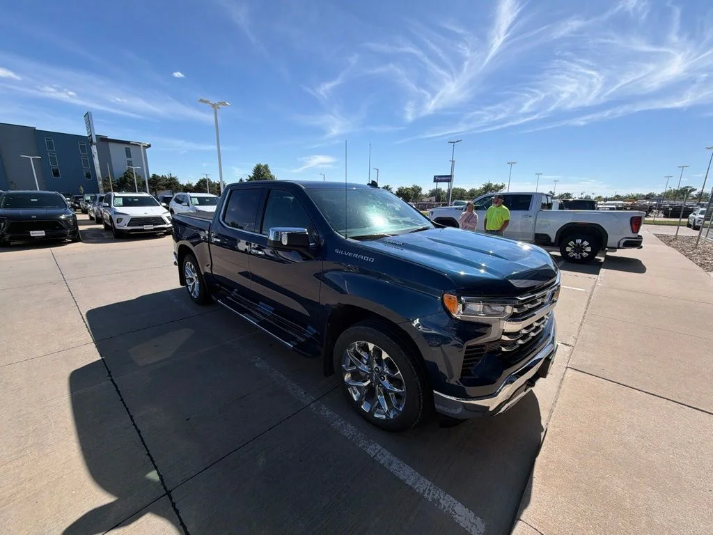 Used 2022 Blue Chevrolet LTZ image 2