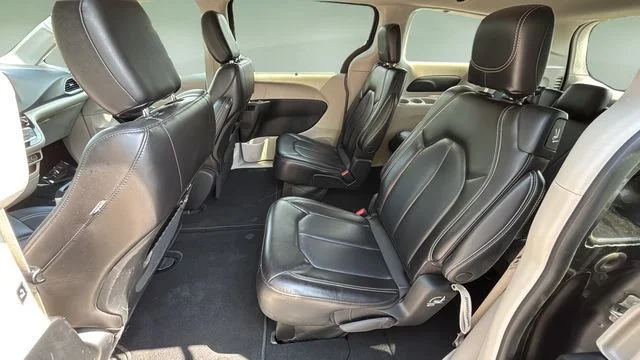 Used 2023 Gray Chrysler Touring L image 19
