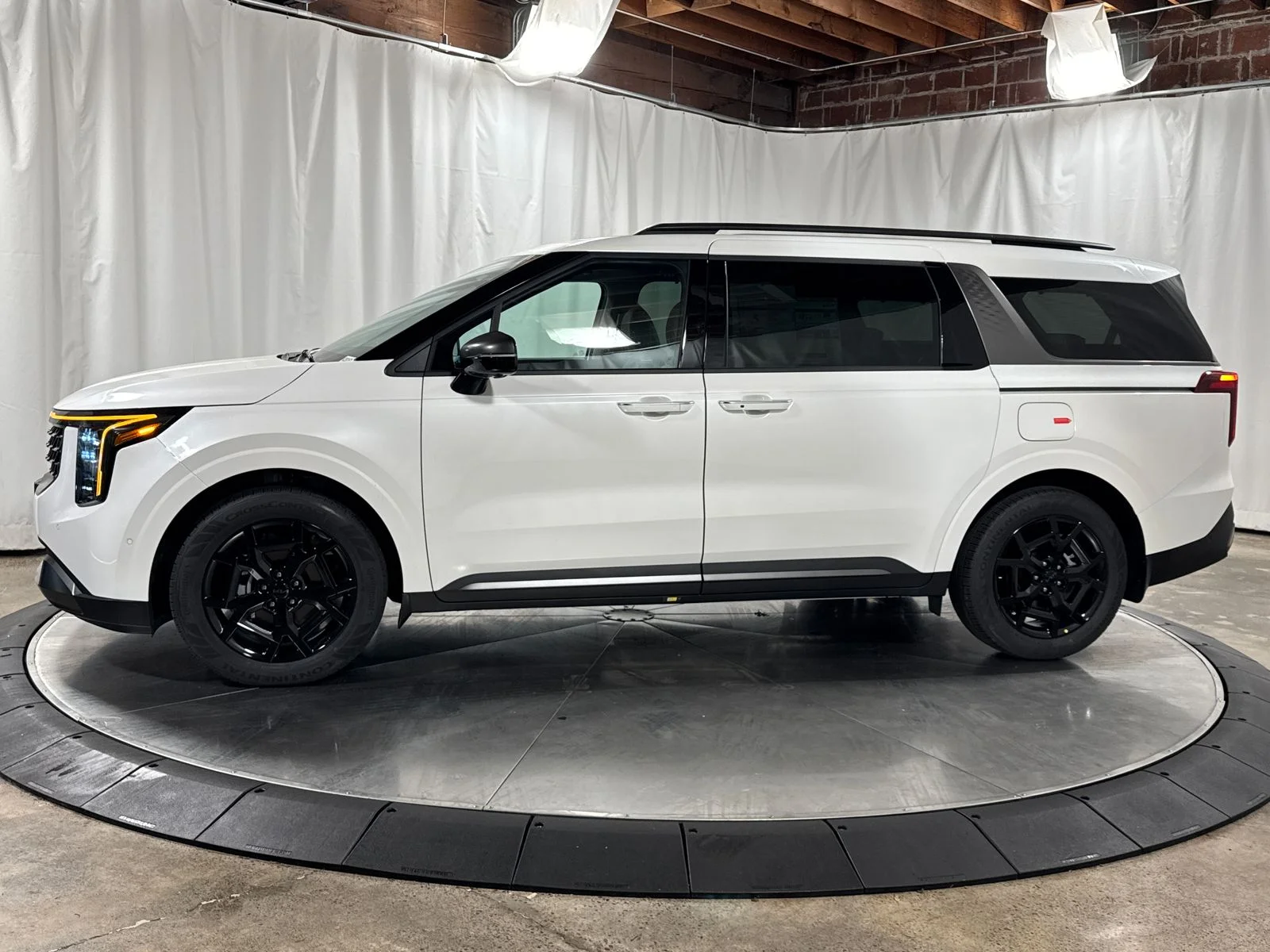 New 2026 Snow White Pearl Kia SX Prestige image 6
