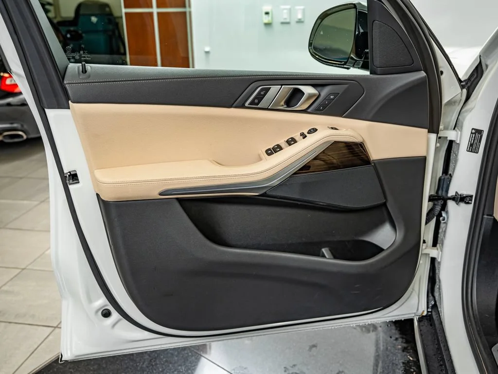Used 2021 Alpine White BMW xDrive40i image 19