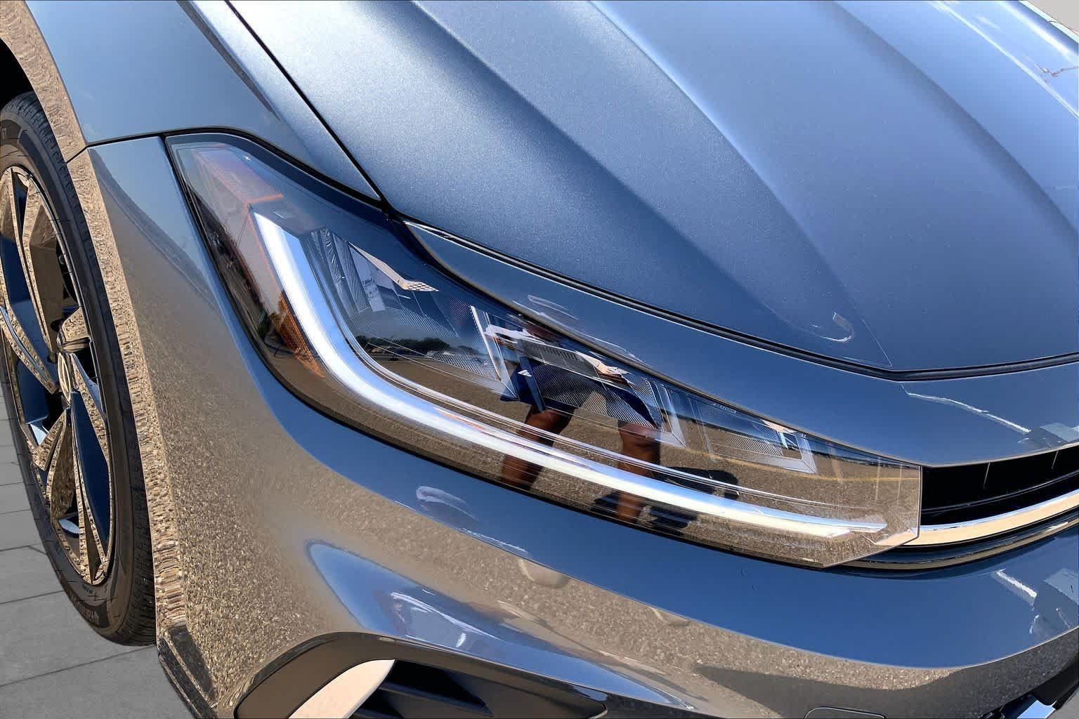 New 2026 Platinum Gray Metallic Volkswagen SE image 13