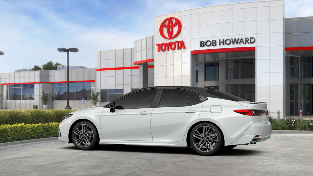 New 2026 Wind Chill Pearl with Midnight Black Metallic roof Toyota XSE image 5