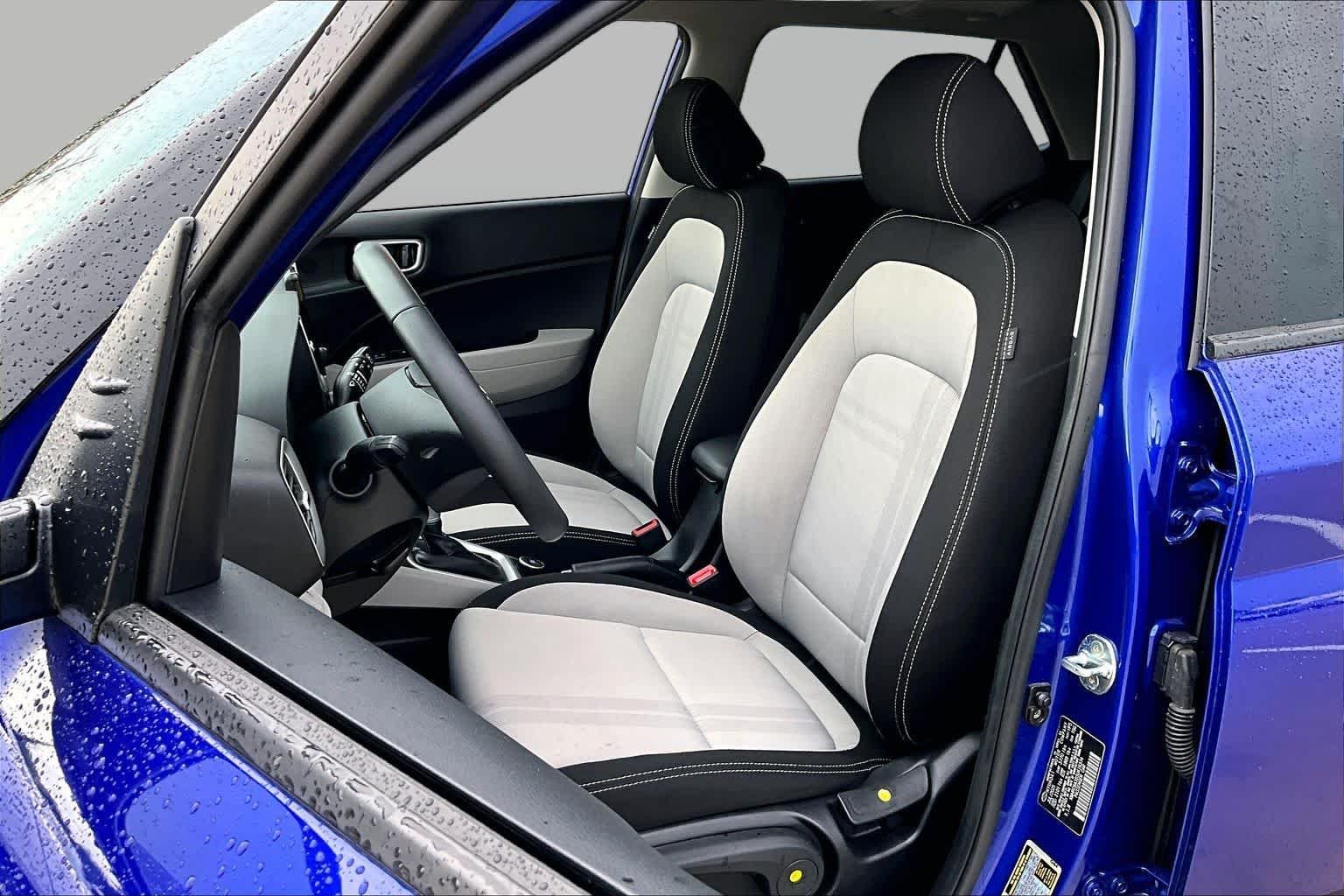 2025 Hyundai Venue SEL - Photo 8