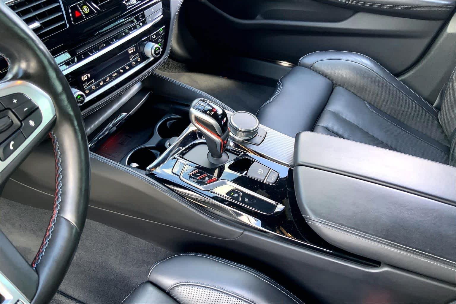 Used 2018 Alpine White BMW  image 13