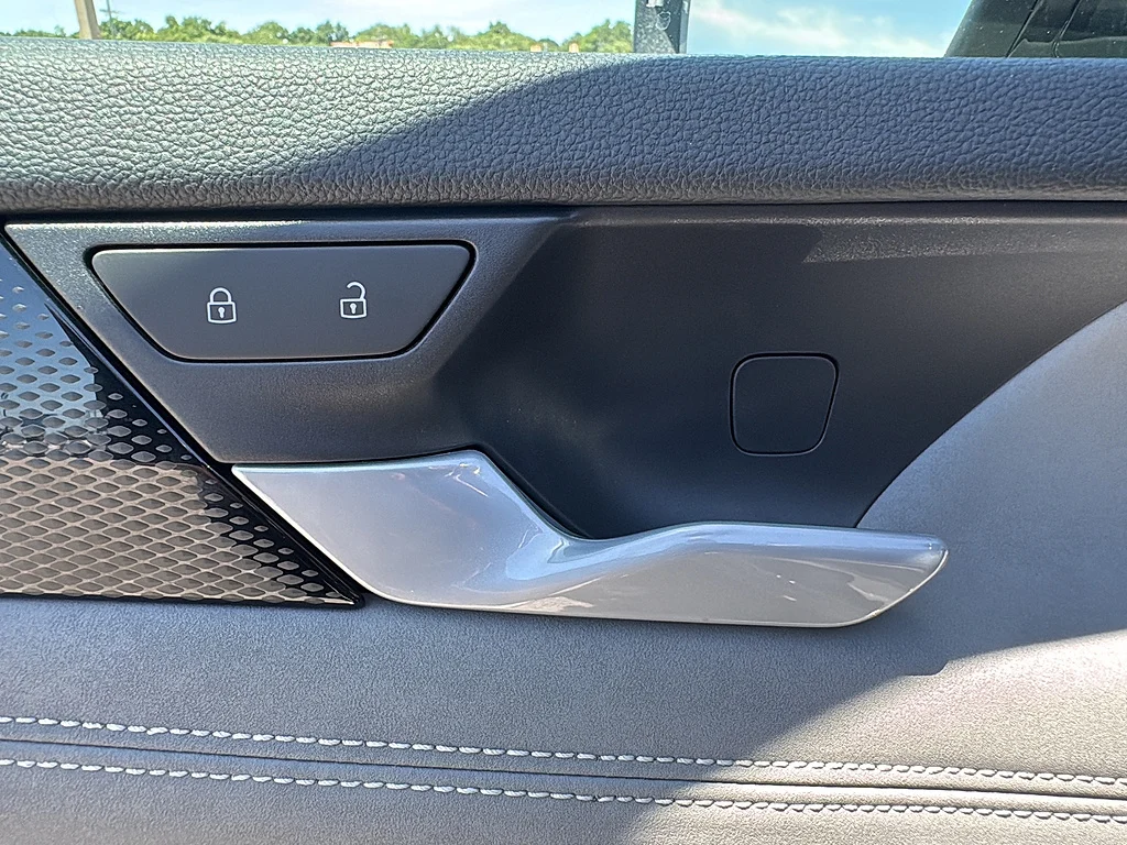 New 2026 Avocado Green w/ Deep Black Roof Volkswagen SE R-Line Black FWD image 31