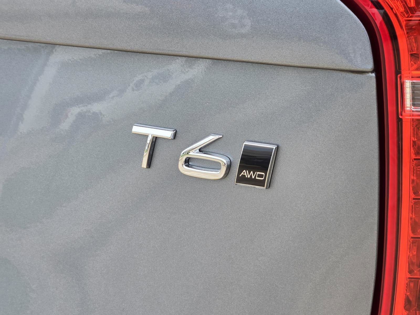 Used 2019 Gray Metallic Volvo Momentum image 11