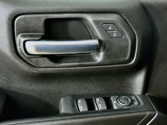 Used 2023 BLACK Chevrolet Custom image 18