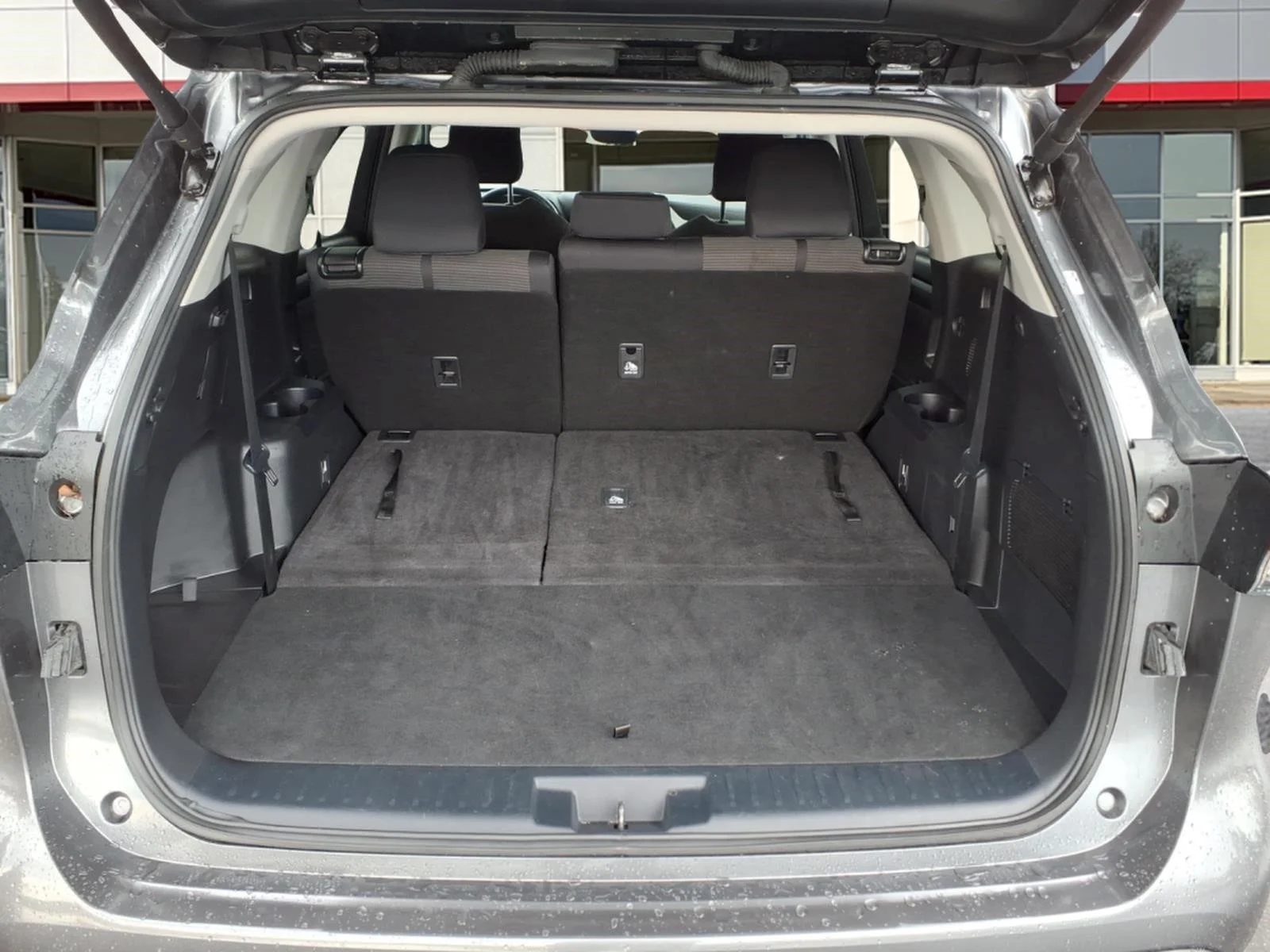 2024 Toyota Highlander LE - Photo 19