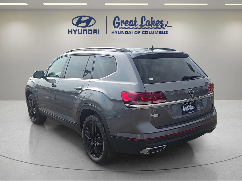 Used 2022 Gray Volkswagen 2.0T SE image 3