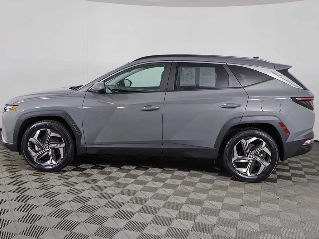 Used 2024 Gray Hyundai SEL image 17