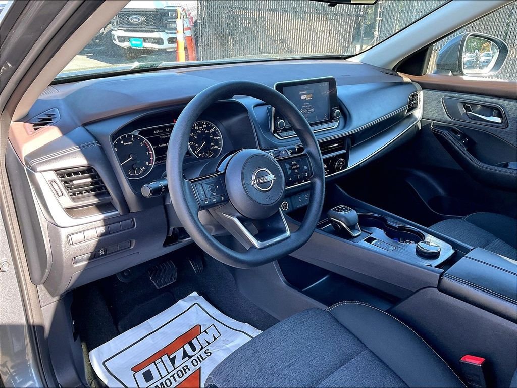 Used 2023 Gray Nissan SV image 8