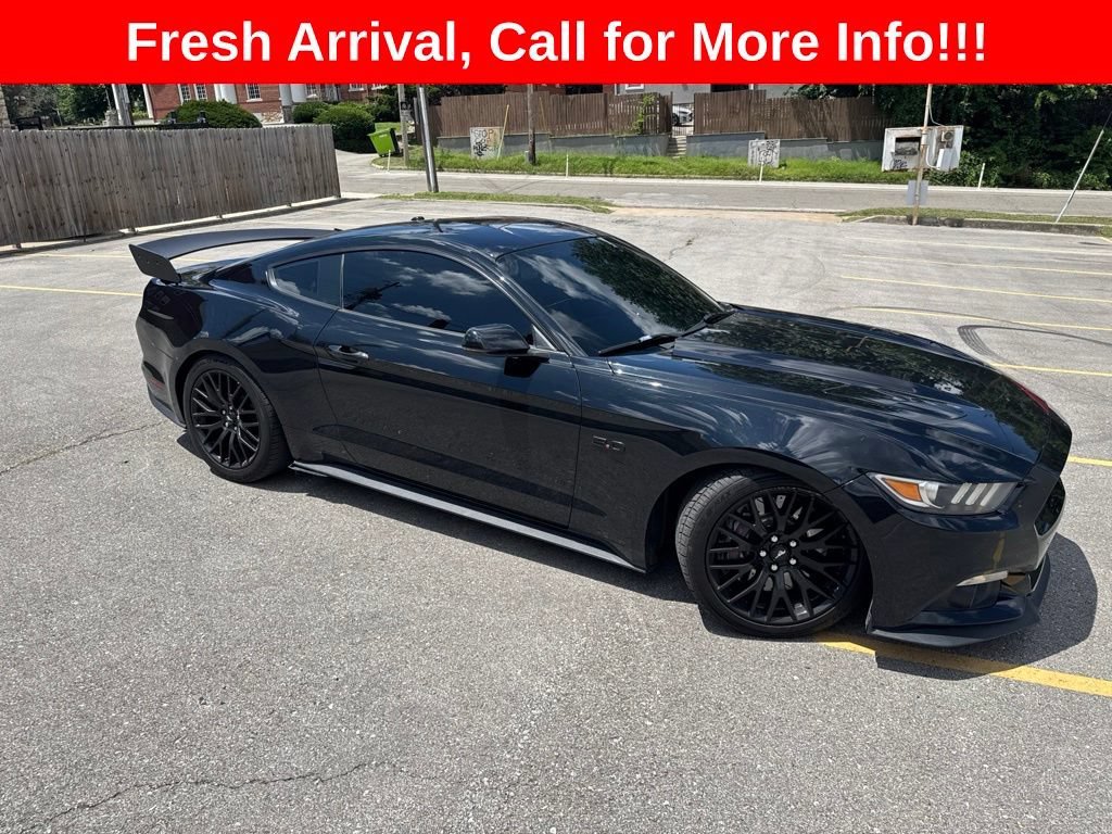 Used 2017 Black Ford GT Premium image 23