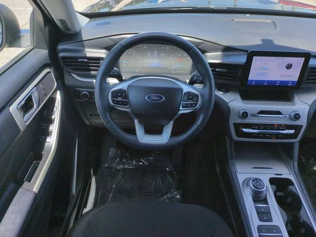 Used 2023 Gray Metallic Ford XLT image 16