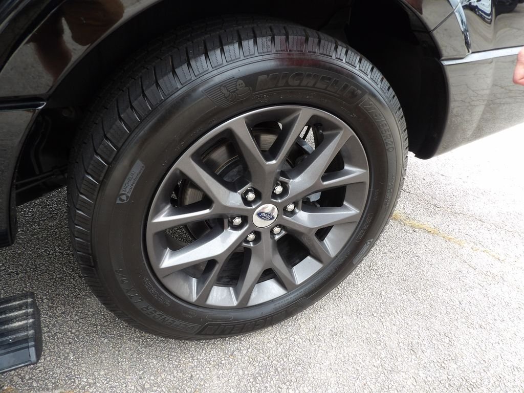 Used 2017 Shadow Black Ford Limited image 18