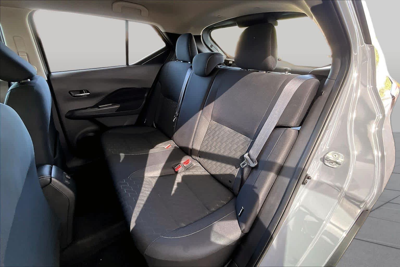 Used 2023 Boulder Gray Pearl Nissan SV image 19