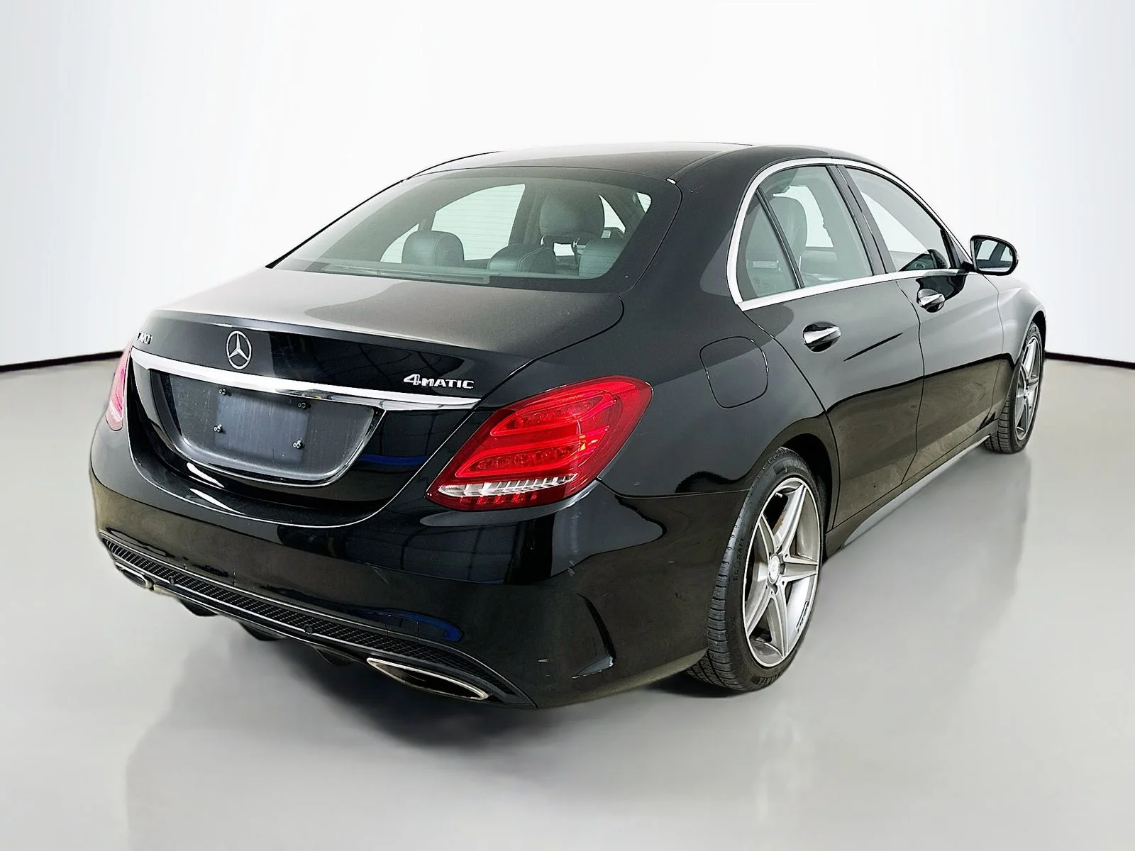 Used 2016  Mercedes-Benz  image 5