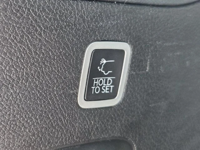 Used 2024 White Jeep Series II image 31